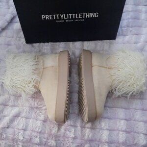 Pretty Little Thing NIB Cream Faux Suede Faux Fur Pull On Ankle Boots Size 8